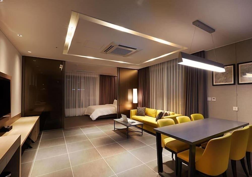 Osong H Hotel Sejong City Cheongju Extérieur photo