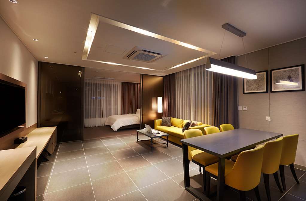 Osong H Hotel Sejong City Cheongju Chambre photo