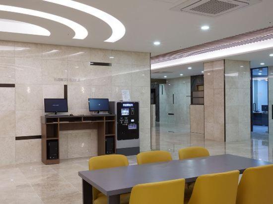 Osong H Hotel Sejong City Cheongju Extérieur photo